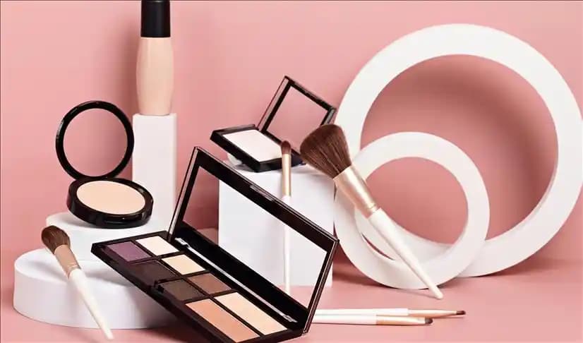 Kozmetik Ürünlerinin Kullanım Süreleri ve Güvenli Kullanım İpuçları