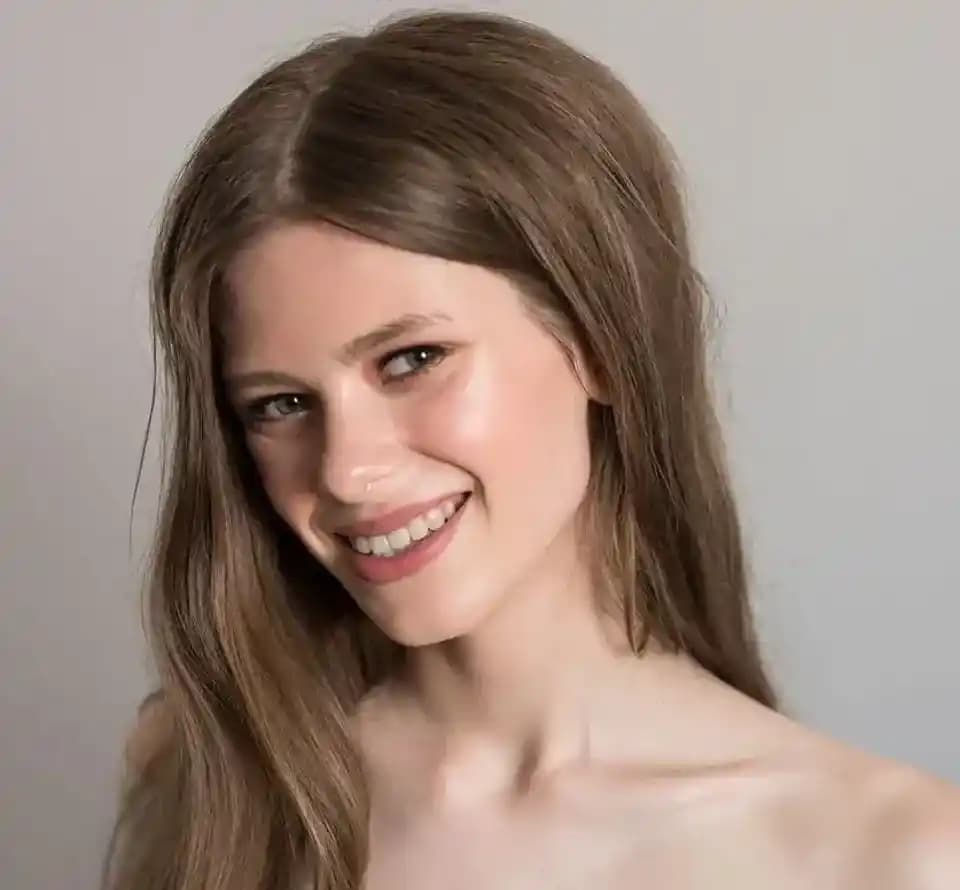 Kumral Saç Renkleri ve Bakımı: Doğal Şıklık İçin En İyi Seçenekler