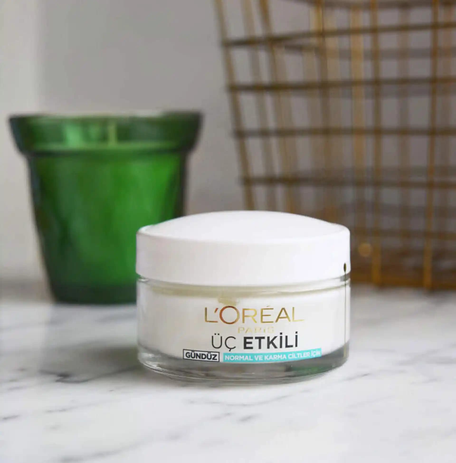 L'Oreal Nemlendirici ve Sıkılaştırıcı Kremler: Cilt Bakımında Güncel Yaklaşımlar ve Etkileri