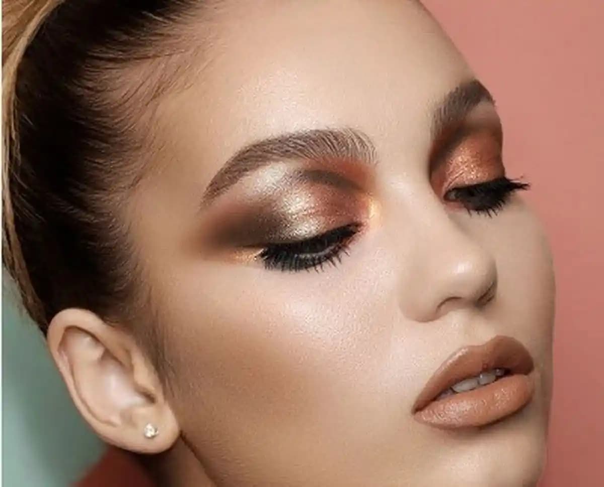 Makyaj Trendlerinde Çeşitlilik ve İfade Gücü: Güncel Yaklaşımlar ve Uygulama İpuçları