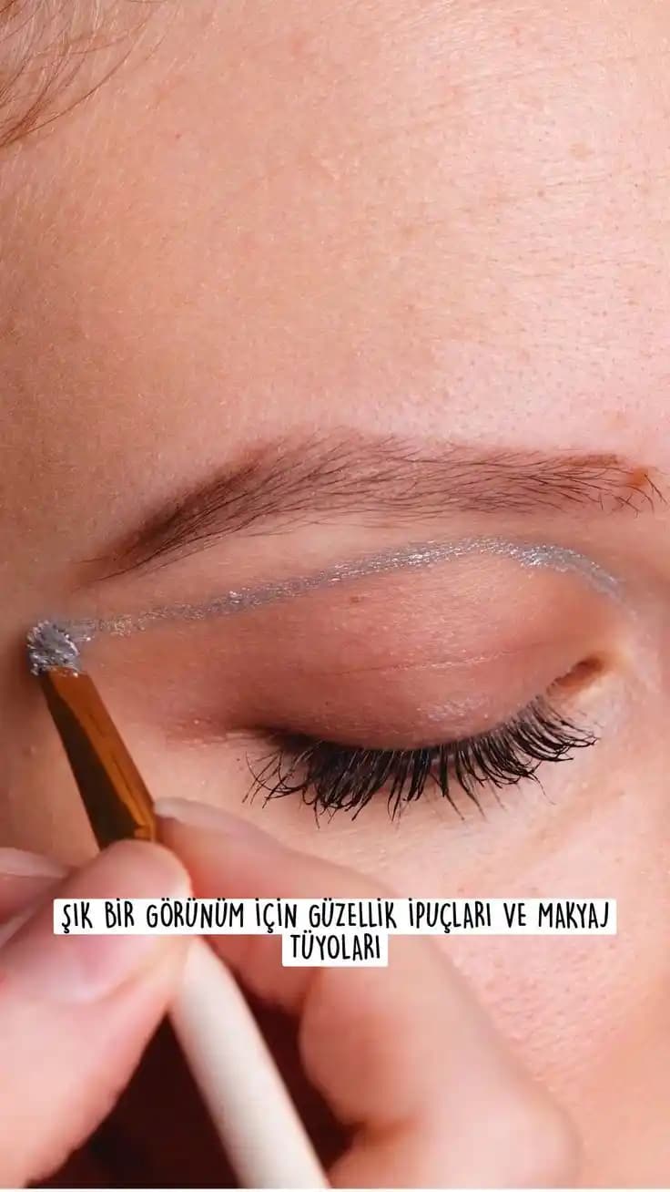 Makyajda Güzelliğinizi Ortaya Çıkaran Temel Teknikler ve Ürün Seçimi Rehberi
