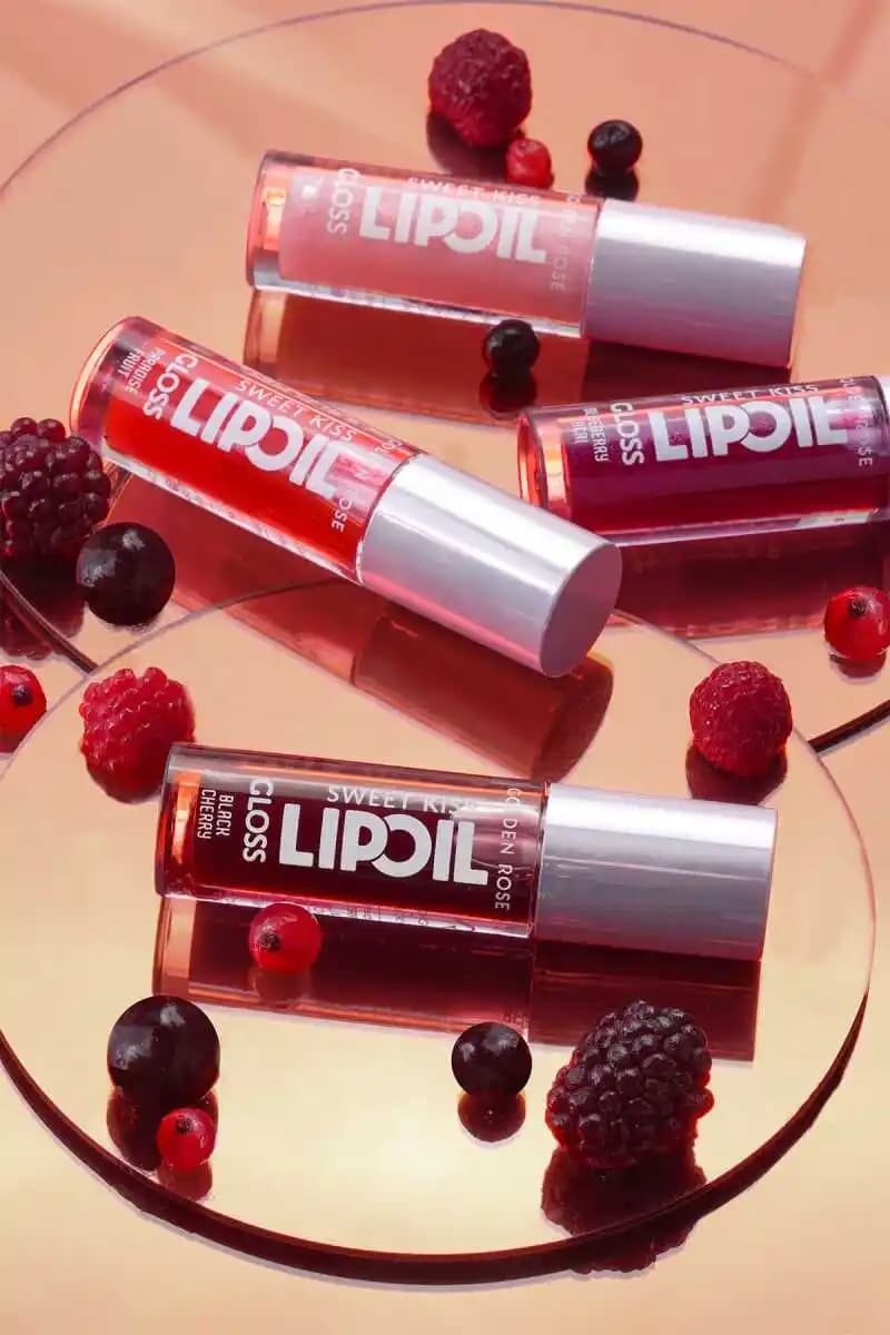 Meyveli Tonlarda Parlak Lip Glosslar: Yaz ve Kış İçin Canlı Dudak Bakımı