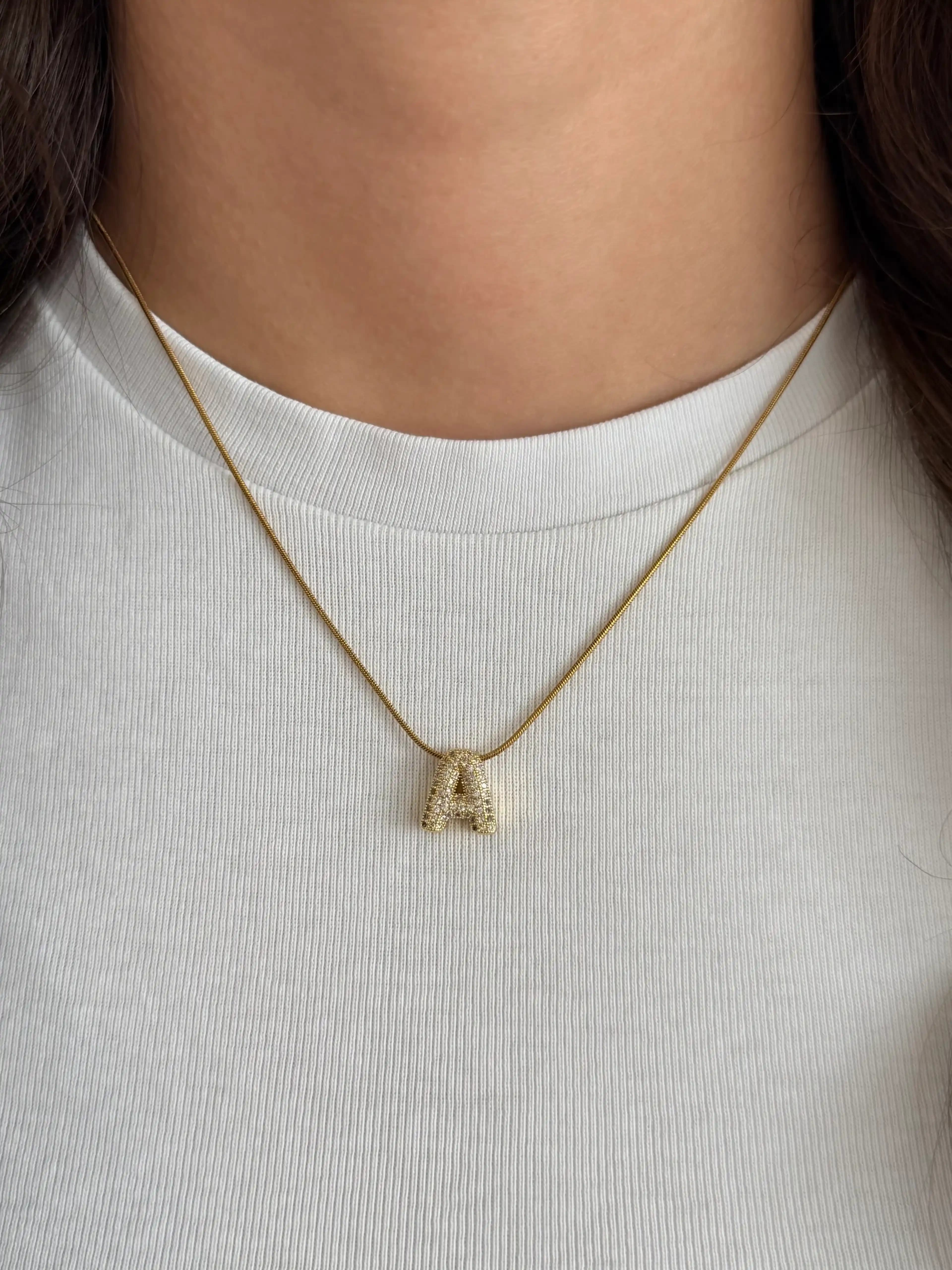 Modern 3 Boyutlu Harf Kolye: Kişisel Tarz ve Moda Trendlerine Uygun Aksesuar Seçenekleri