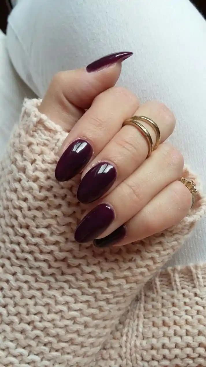 Modern Badem Tırnak Tasarımı: Estetik ve Trendlerin Güncel Uygulamaları