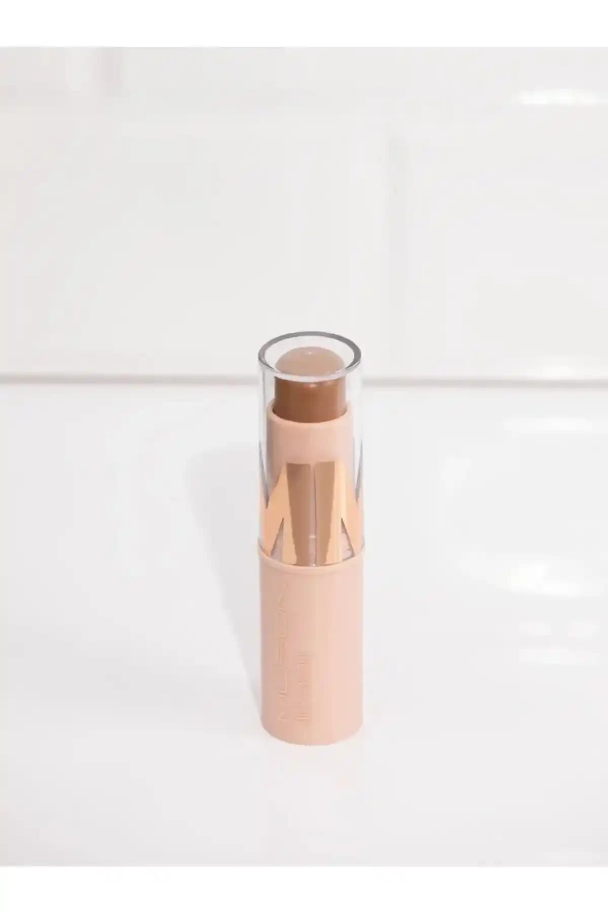 Muson Stick Kontür ile Yüz Hatlarınızı Vurgulamanın Pratik Yolu