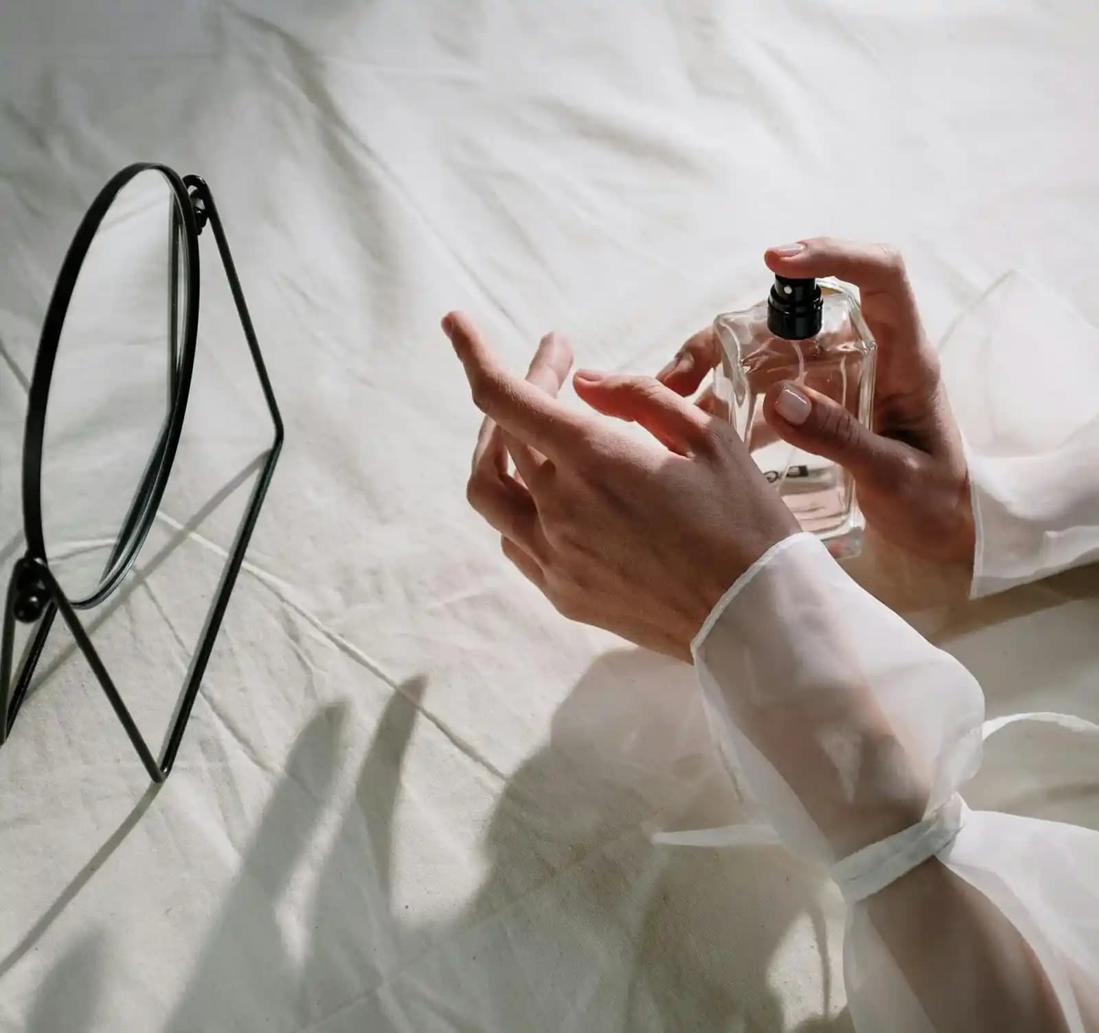 Parfüm ve Kozmetik Ürünlerin Doğru Kullanımıyla Güvenli ve Etkili Bakım Rehberi