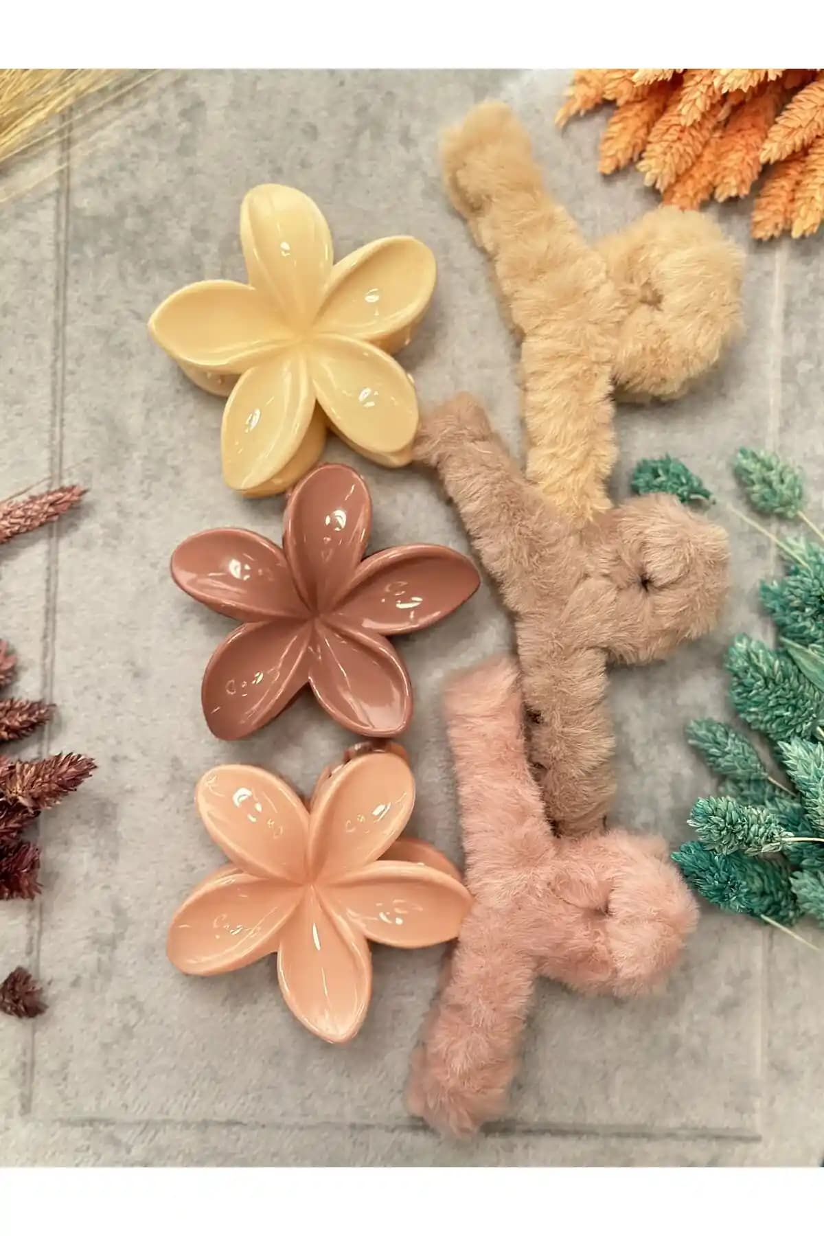 Pregio 3'lü Peluş Saç Tokası Seti: Şıklık ve Konforu Bir Arada Sunan Pratik Aksesuar