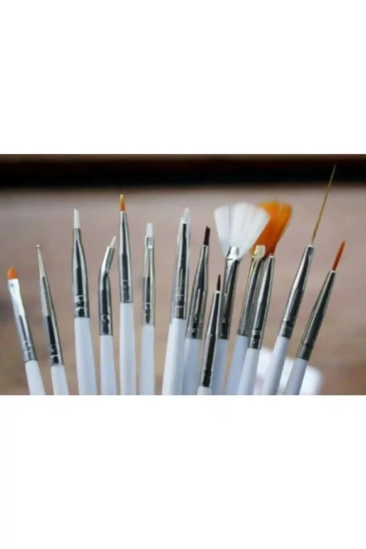 Profesyonel Nail Art Fırça Setleri: Kalite, Çok Yönlülük ve Kullanım Kolaylığı Sağlayan Tasarımlar