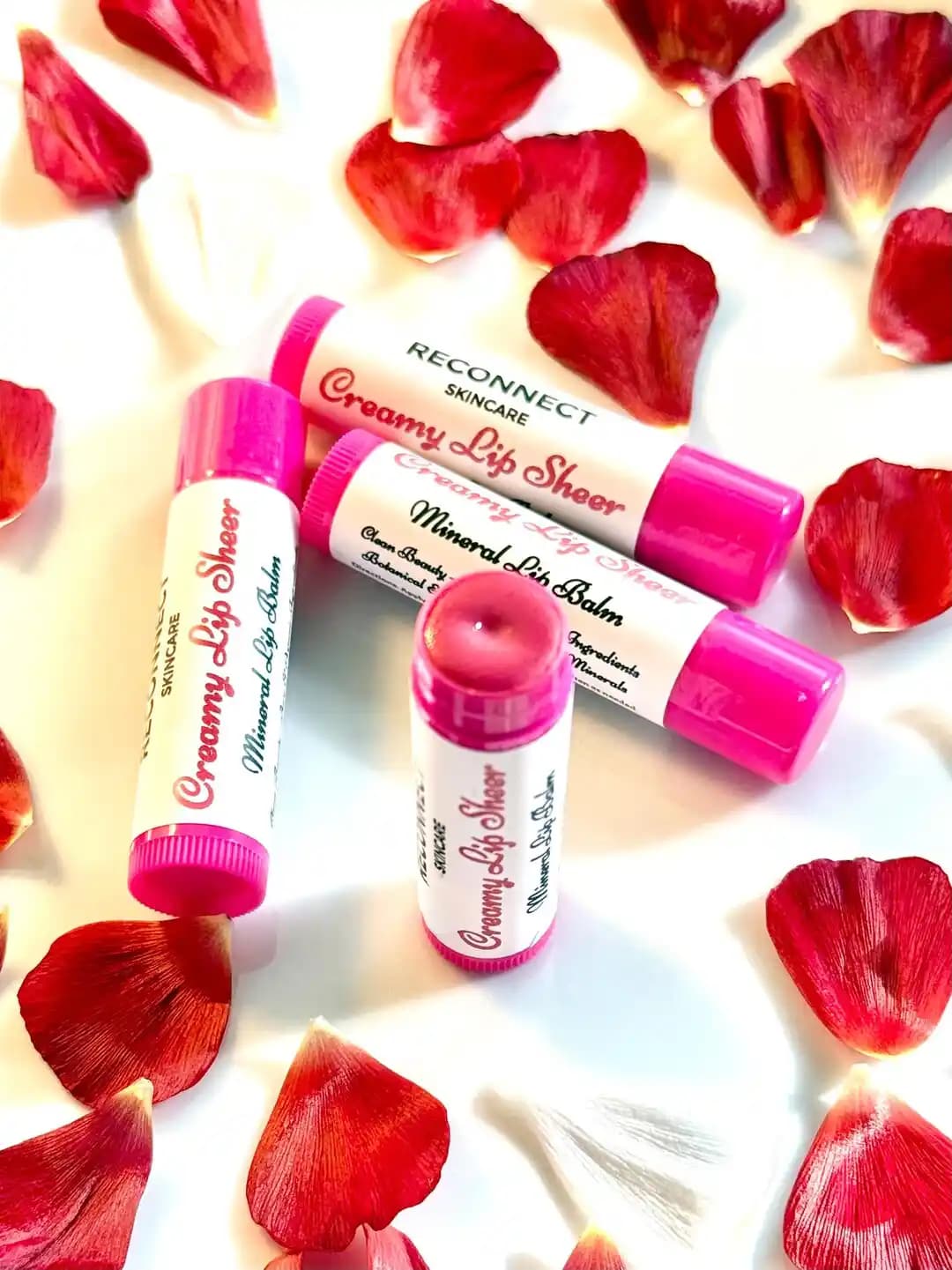 Renkli Dudak Balmları: Doğal Güzellik ve Bakım İçin Pratik Çözümler