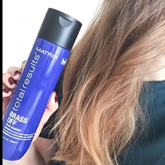 Saç Bakımı ve Renk Düzeltici Ürünler: Alternatif Şampuan Seçenekleri