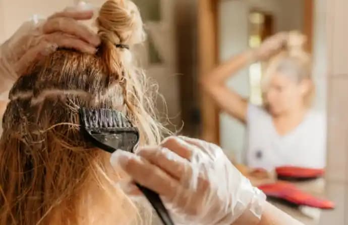 Saç Boyası Kullanımında Son Kullanma Tarihi ve Alerji Riskleri Nasıl Güvenli Kullanılır