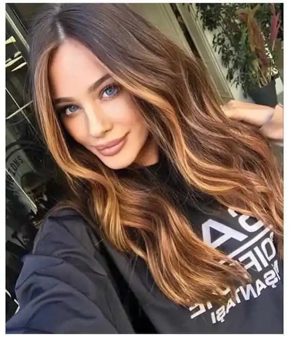 Saç Rengi Değiştirme Yöntemleri ve Stil İpuçları