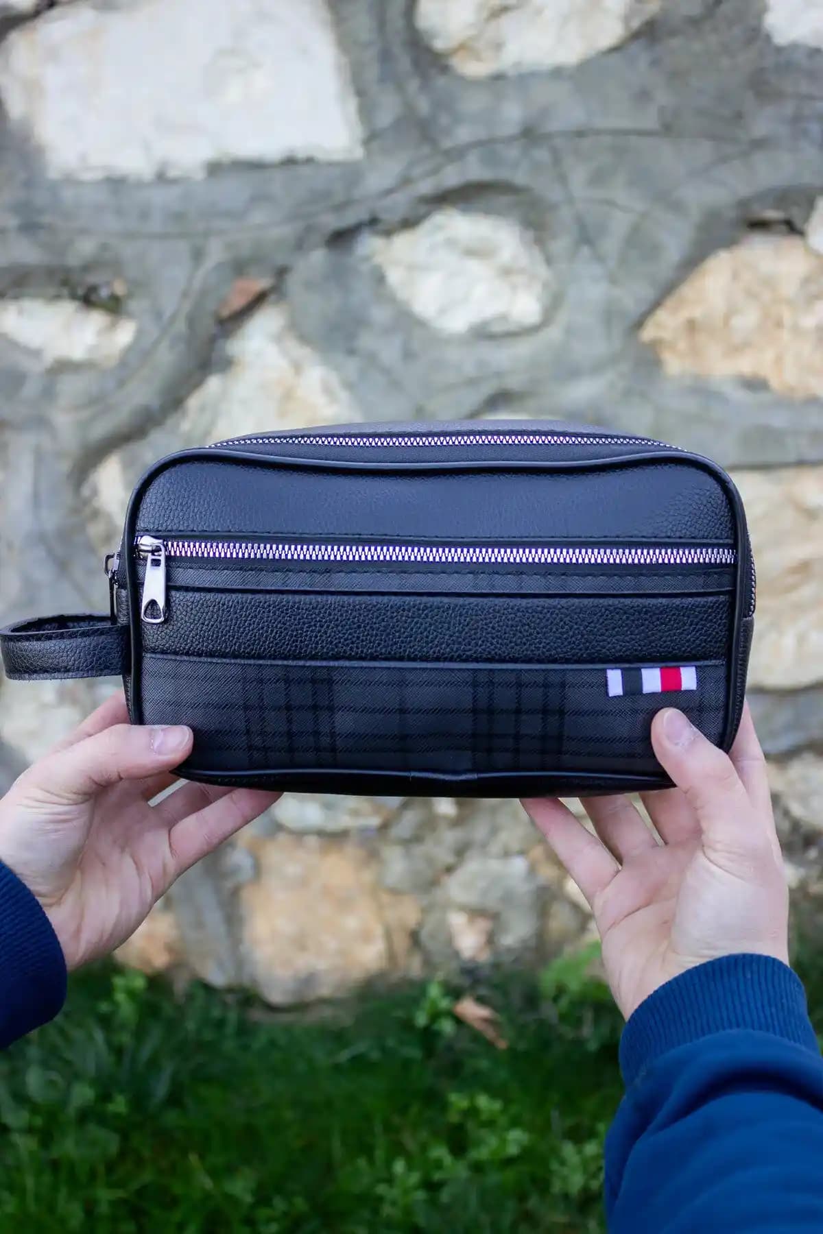 Su Geçirmez Makyaj Çantaları: Günlük Kullanım İçin Dayanıklı ve Pratik Seçenekler