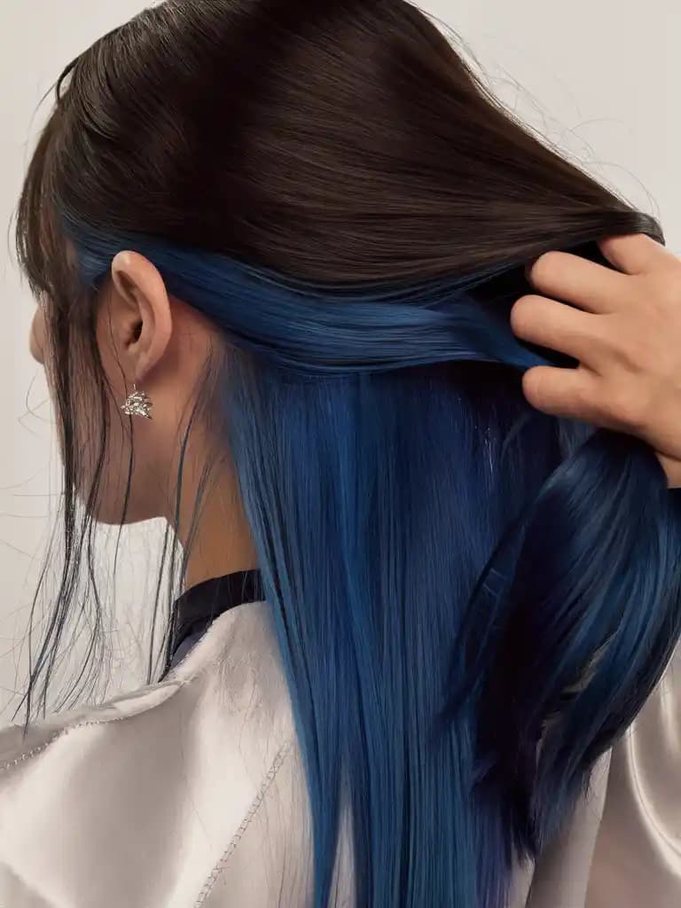 Yoğun ve Parlak Mavi Saç Boyası Seçenekleri ve Bakım Rehberi