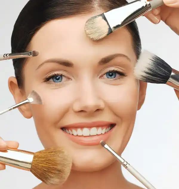 Yüz Hatlarını Belirginleştirme Yöntemleri ve Makyaj Teknikleri Rehberi