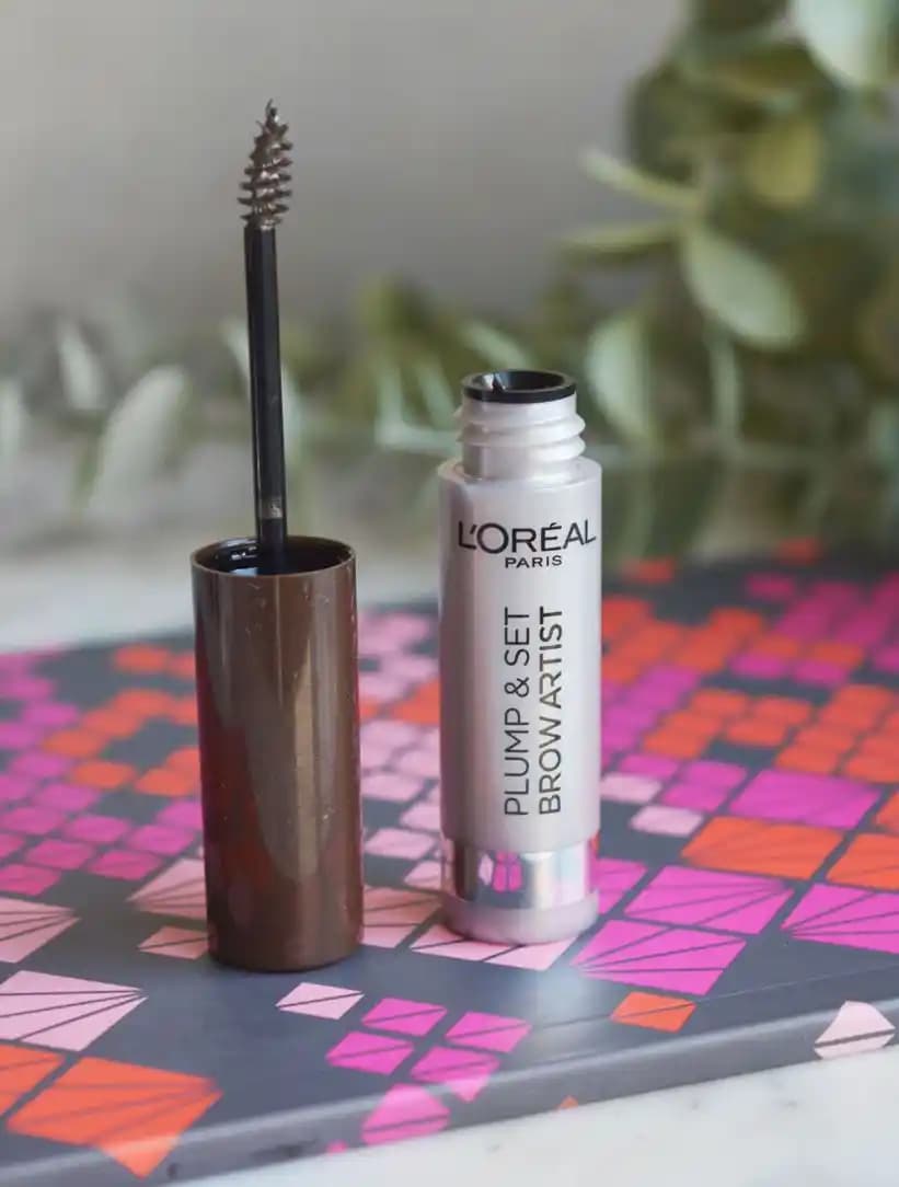 Kalın Kaş Tüylerinde Kaş Jellerinin Tutma Sorunu ve Etkili Çözüm Yöntemleri