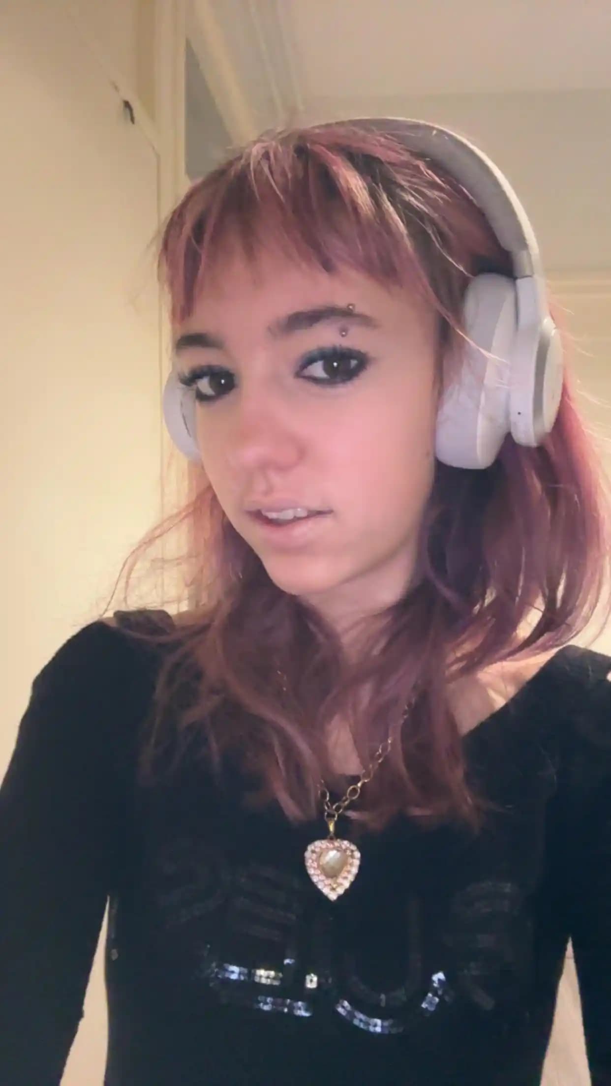 Makyaj Görünümünü Zenginleştirmek İçin Allık, Bronzer ve Göz Makyajı Teknikleri