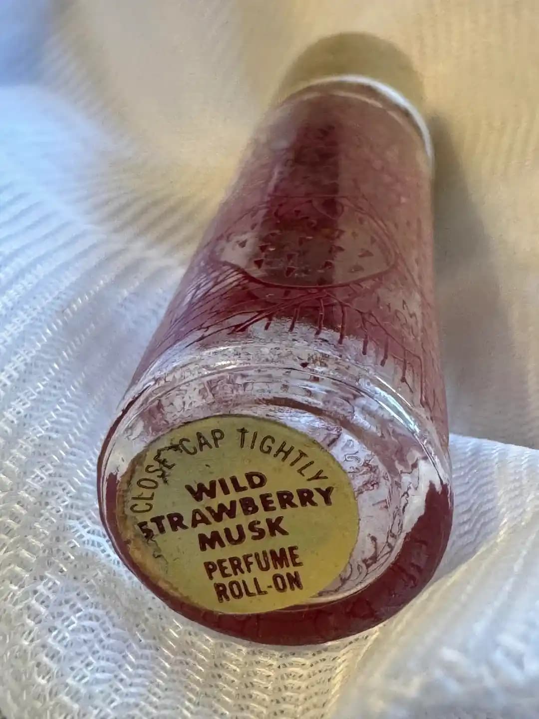 Max Factor Wild Strawberry Musk Parfümü: Nostaljik Koku ve Anıların İzinde