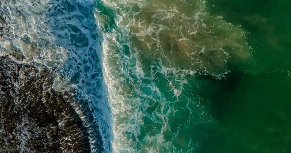 2025'te Bacak Sürtünmesini Önlemenin 5 Etkili Kozmetik Sırrı