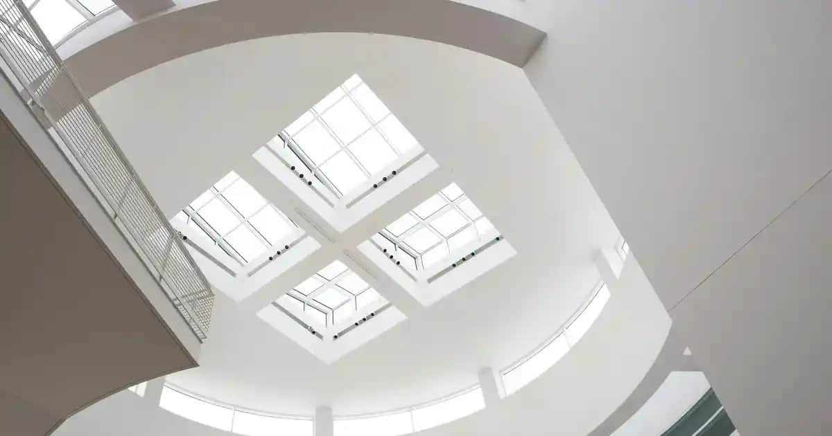 Dudak Kalemi Markaları ve Seçiminde Dikkat Edilmesi Gerekenler 2025 Trendleri