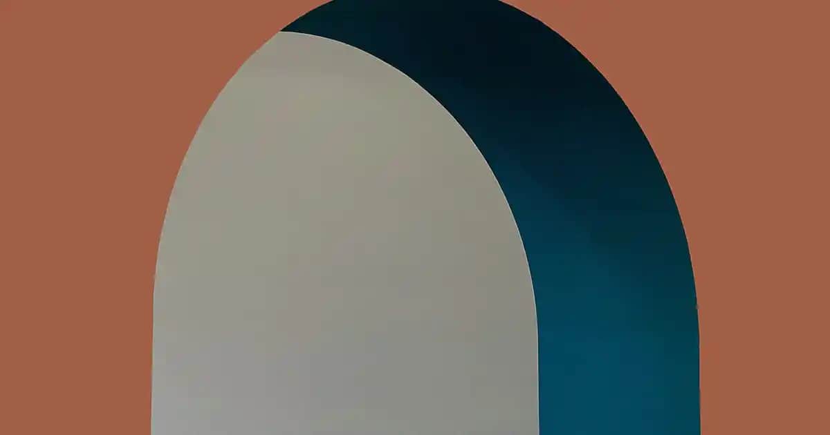 Essence 01 Cinnamon Spice Mat Likit Ruj ile Kalıcı ve Doğal Dudak Görünümü Sağlayın