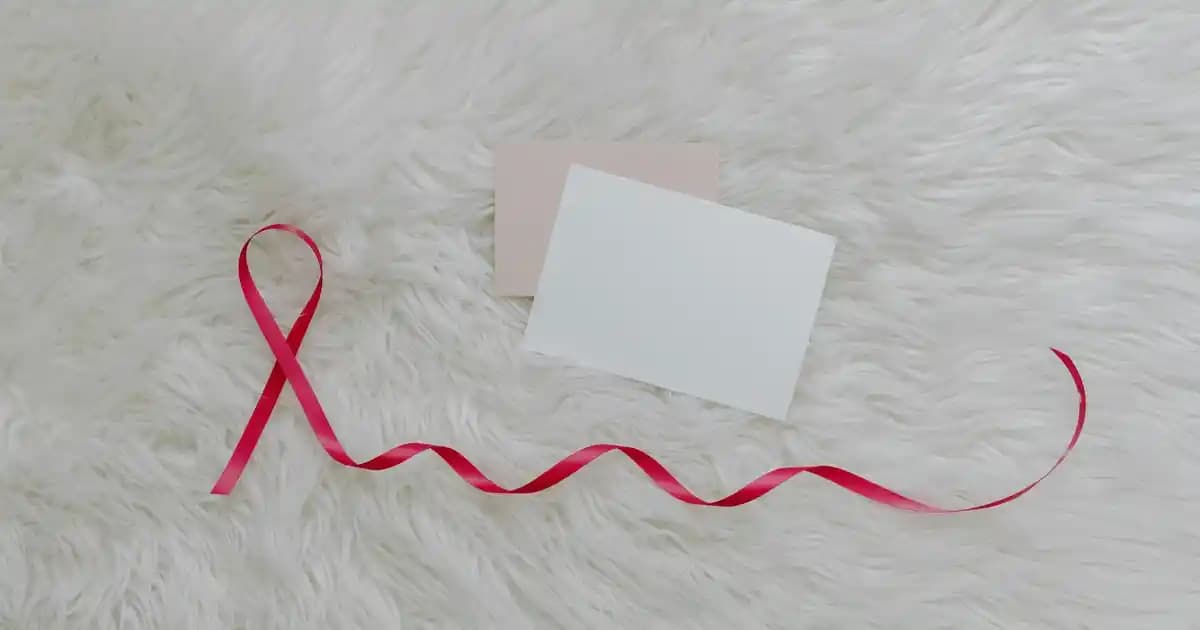 Eyeliner ve Dipliner Arasındaki Farklar ve Hangi Durumda Hangi Ürün Tercih Edilmeli