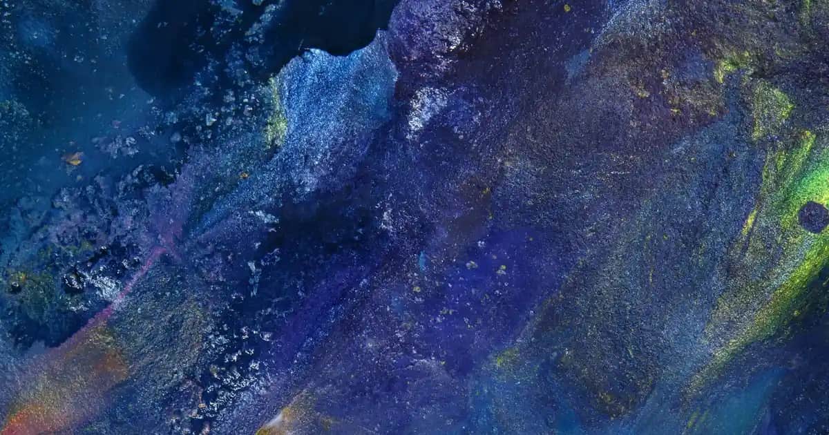 Flormar Dudak Kalemi 235: Uzun Süre Dayanan ve Doğal Görünüm Sağlayan Dudak Kalemi