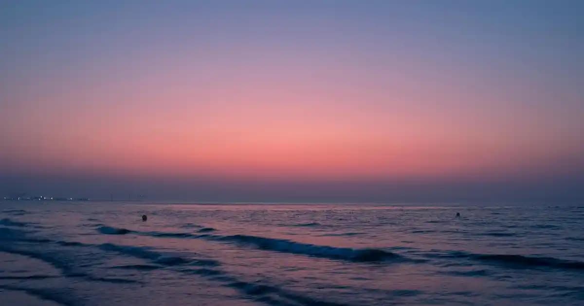 Flormar Lip Oil ile Dudaklarınızda Doğal ve Parlak Görünüm Sağlayın