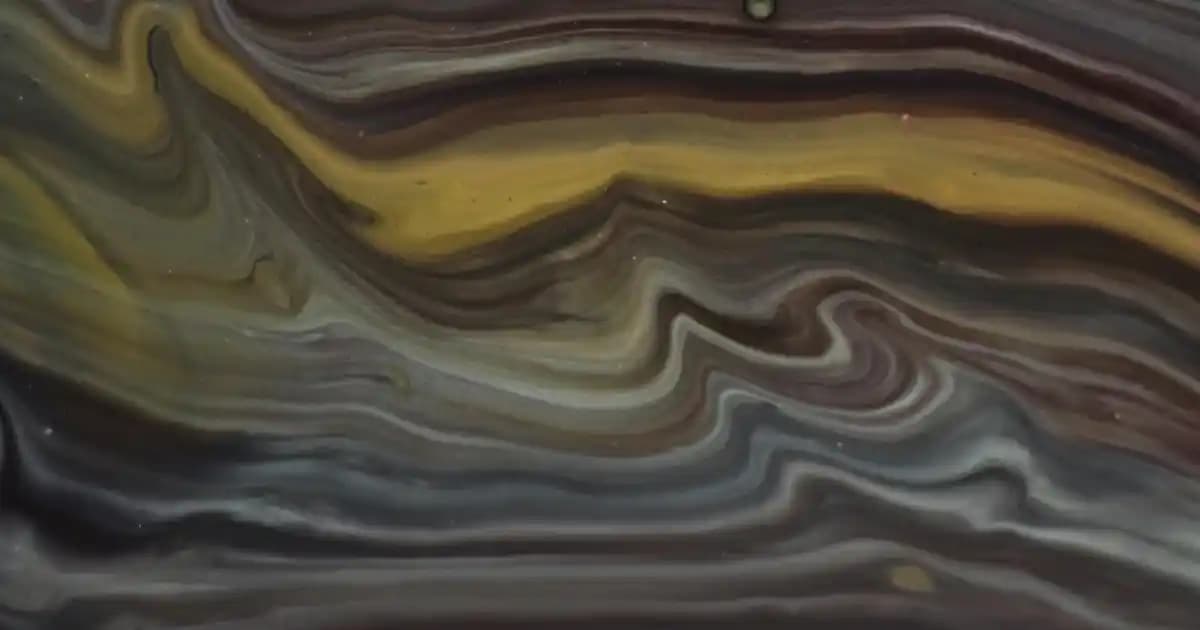 Füme Oje Trendleri ve Kullanım İpuçlarıyla Şıklığınızı Yansıtın