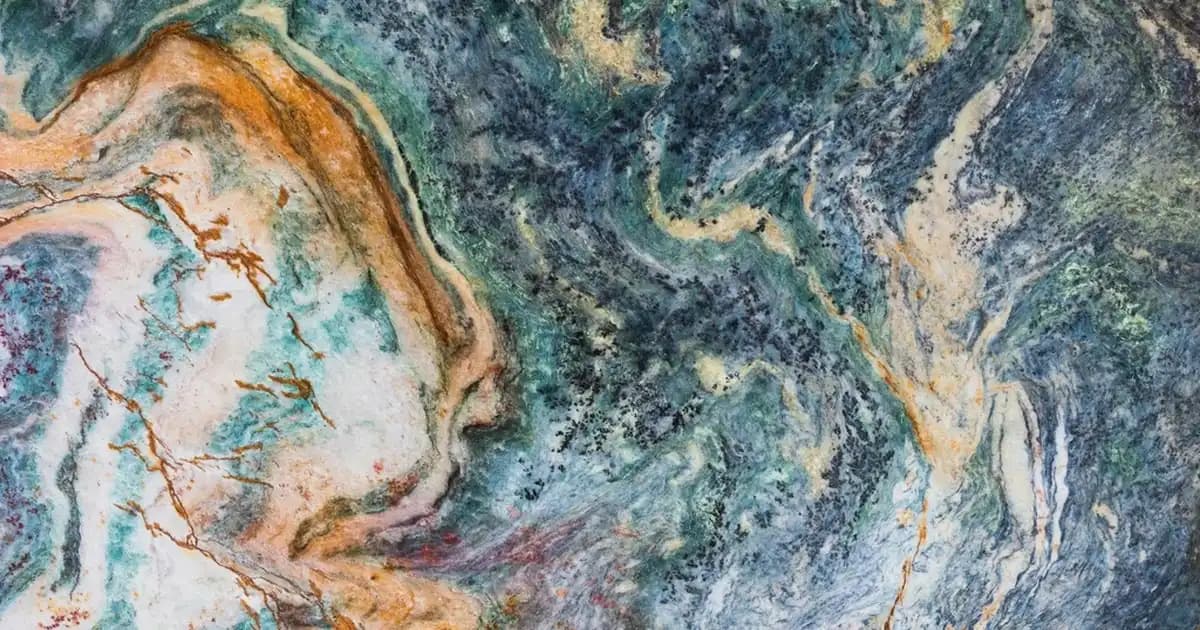 Kızıl Renk ve Kozmetik Dünyasında Kullanımının Anlamı ve Bakım İpuçları