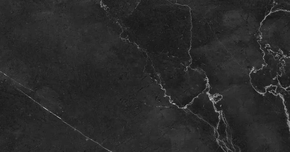 Kuru Saçlar ve Kepek Problemi İçin En Etkili Kepek Şampuanları ve Çözüm Yolları