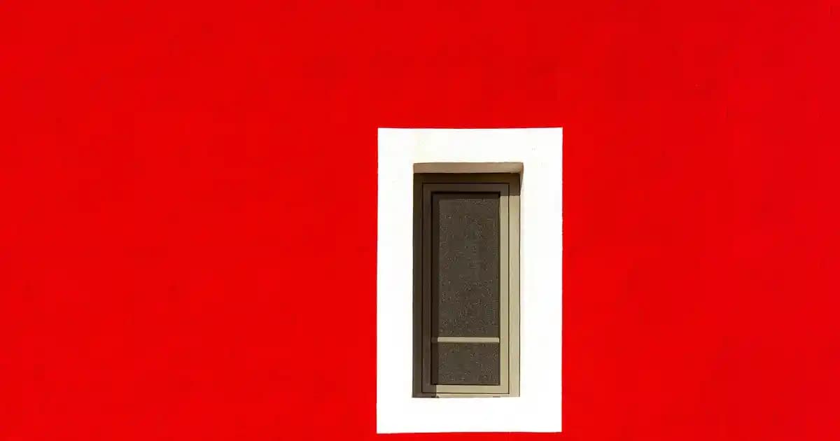 Leke Açıcı Serumlar: Doğru Kullanım ve Faydalarıyla Cilt Yenileme Rehberi