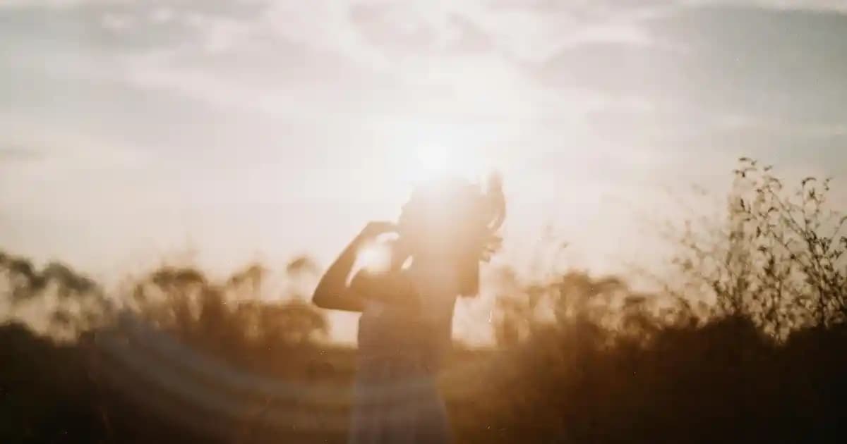 Mavi Saç Boyası Rehberi: Renk Seçenekleri, Uygulama ve Stil İpuçları