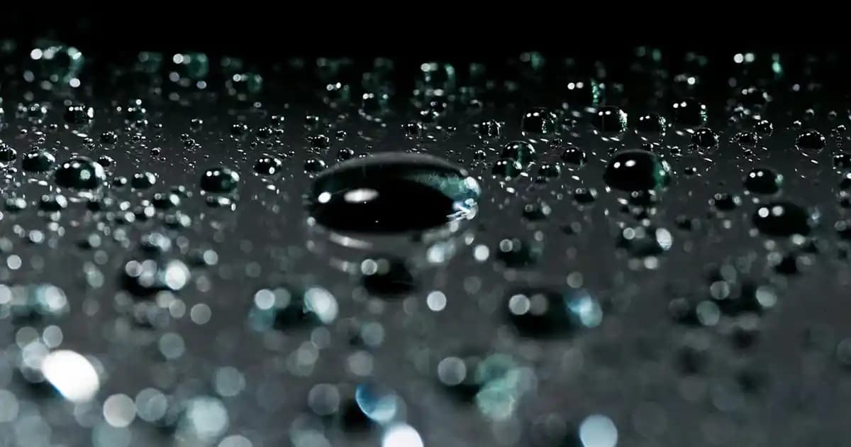 Mustela El Kremi: Bebek ve Yetişkinler İçin Güvenilir Doğal Cilt Bakım Ürünü