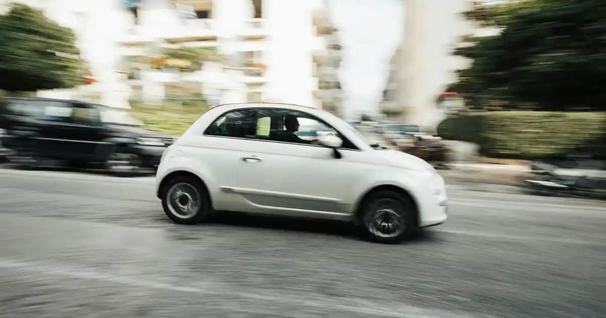 Pembe Saç Köpüğü ile Doğal ve Hacimli Saçlar Yaratmanın En İyi Yöntemleri