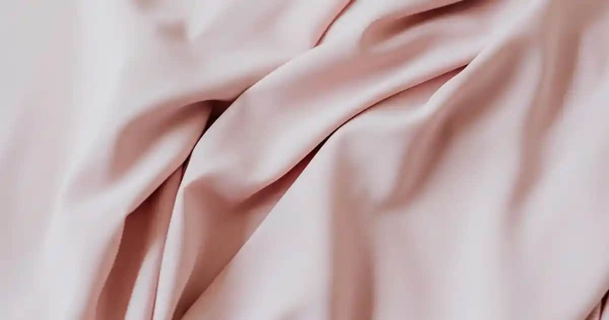 Rimel Nedir? Kozmetikte Kirpiklerin Vazgeçilmez Güzellik Sırrı ve Kullanım İpuçları