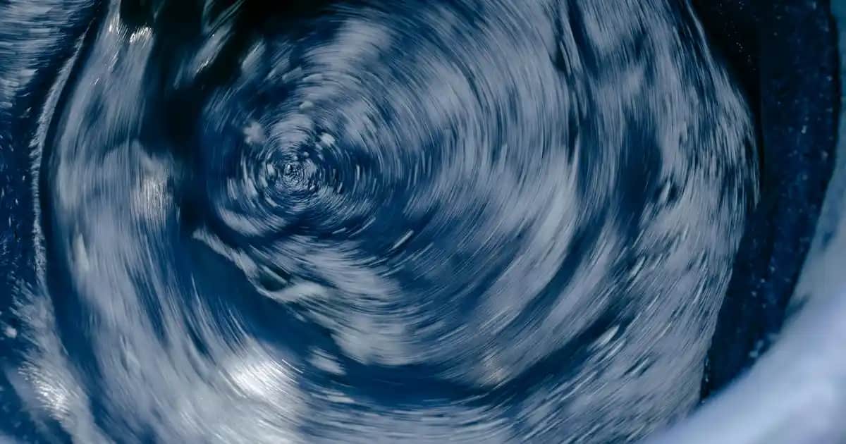 ROCS Black Edition Diş Fırçası: Modern Tasarım ve Etkili Temizlik Özellikleri