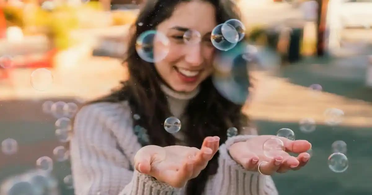 2025'te Saçlarınız İçin Mutlaka Bilmeniz Gereken Vitaminler ve Takviyeler