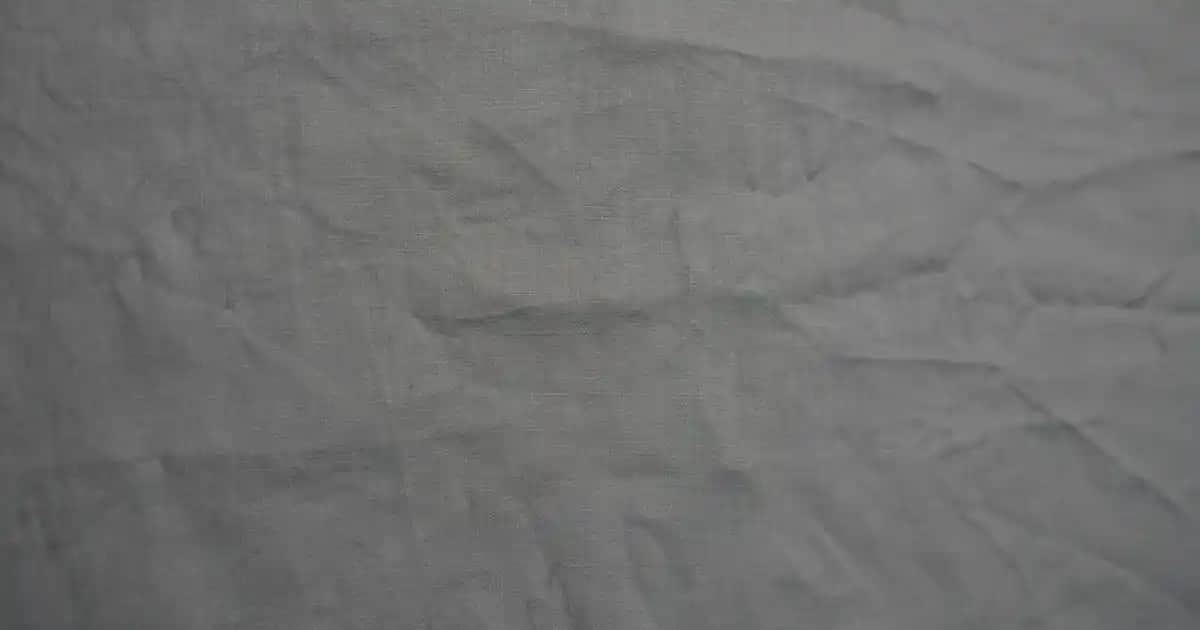 Sivilce Serumu Nedir ve Cilt Bakımında Etkili Kullanım Yöntemleri