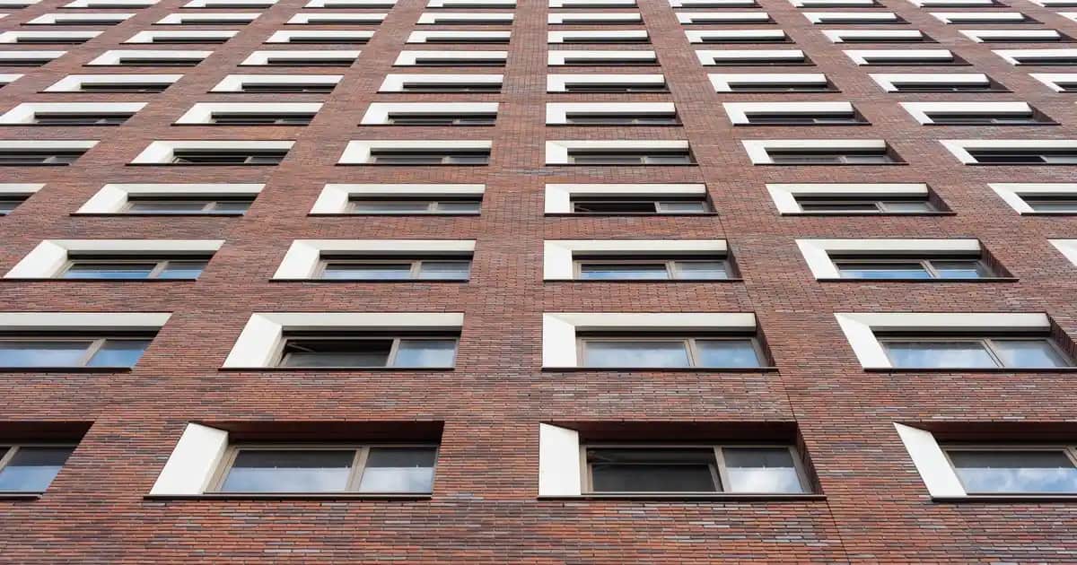 SVR Sebiaclear Hydra: Akne Eğilimli Hassas Ciltler İçin Güçlü Nemlendirici Krem