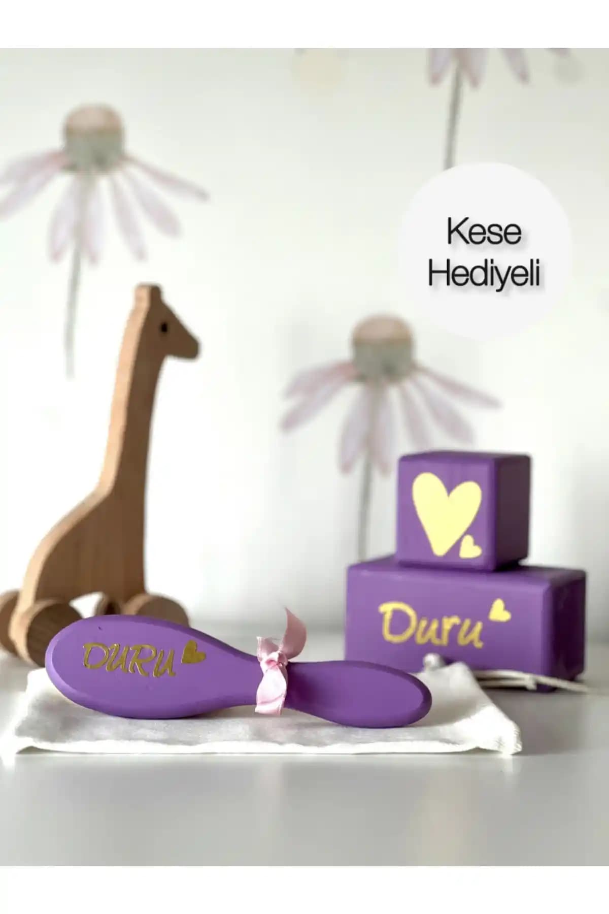 Kişiye Özel İsimli Bebek Anı Küpü ve Lila Gold Yazılı Saç Fırçası Seti