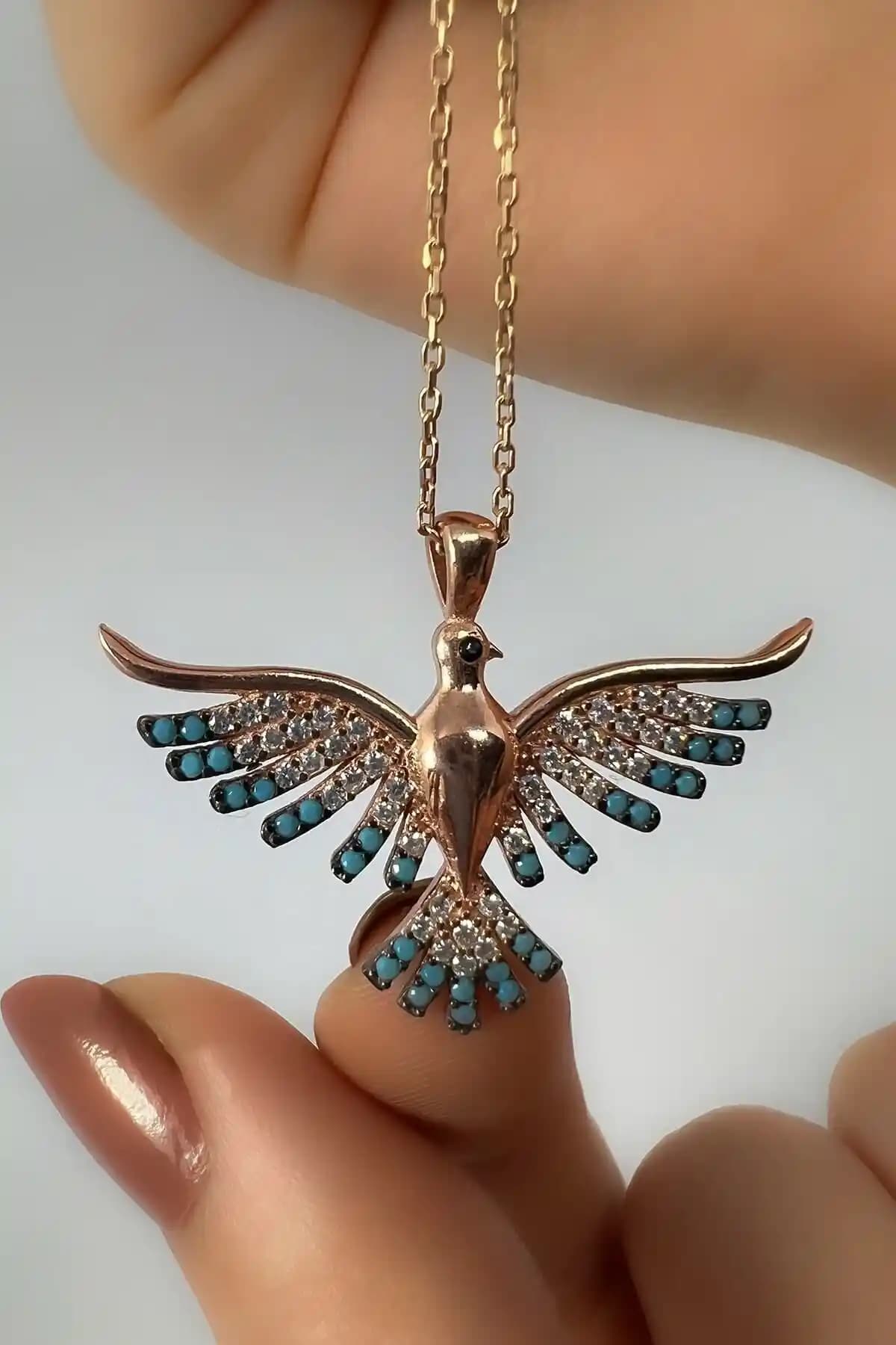 ADA Life Gümüş ve Lucente Jewelry Mor Lotus Kolye Karşılaştırması