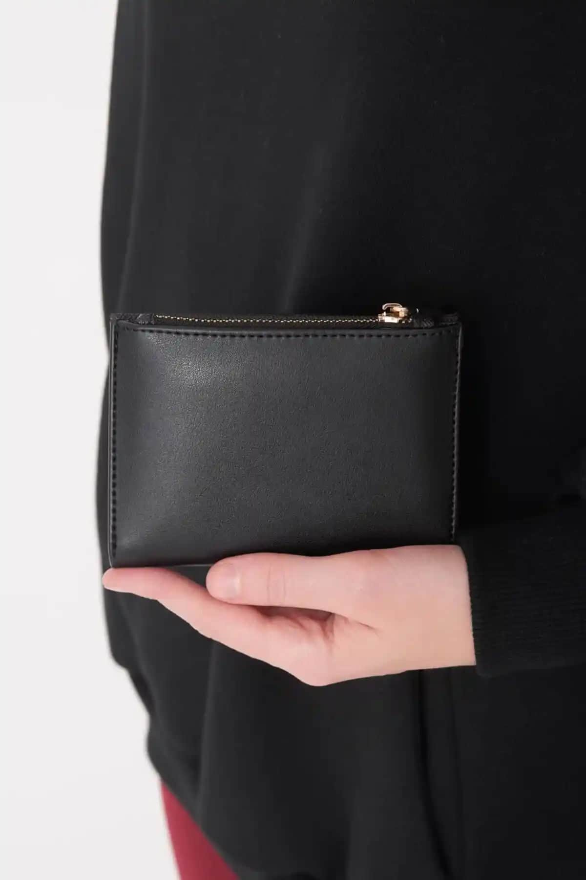 Addax Fermuarlı Çıtçıt Kapamalı Cüzdan: Şık ve Kullanışlı Tasarım Özellikleri