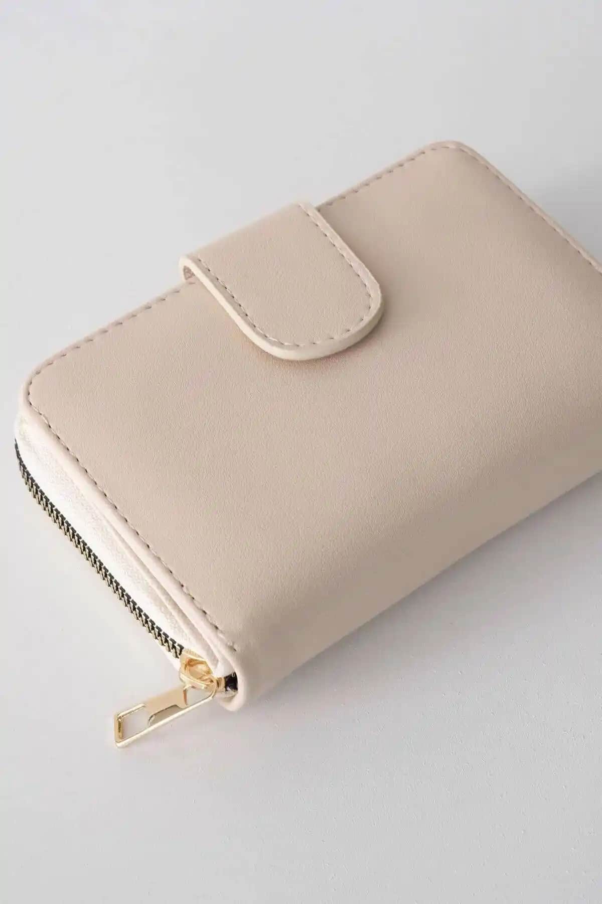 Addax Fermuarlı Çıtçıt Kapamalı Kadın Cüzdanı Günlük Şıklık ve İşlevsellik Sunar