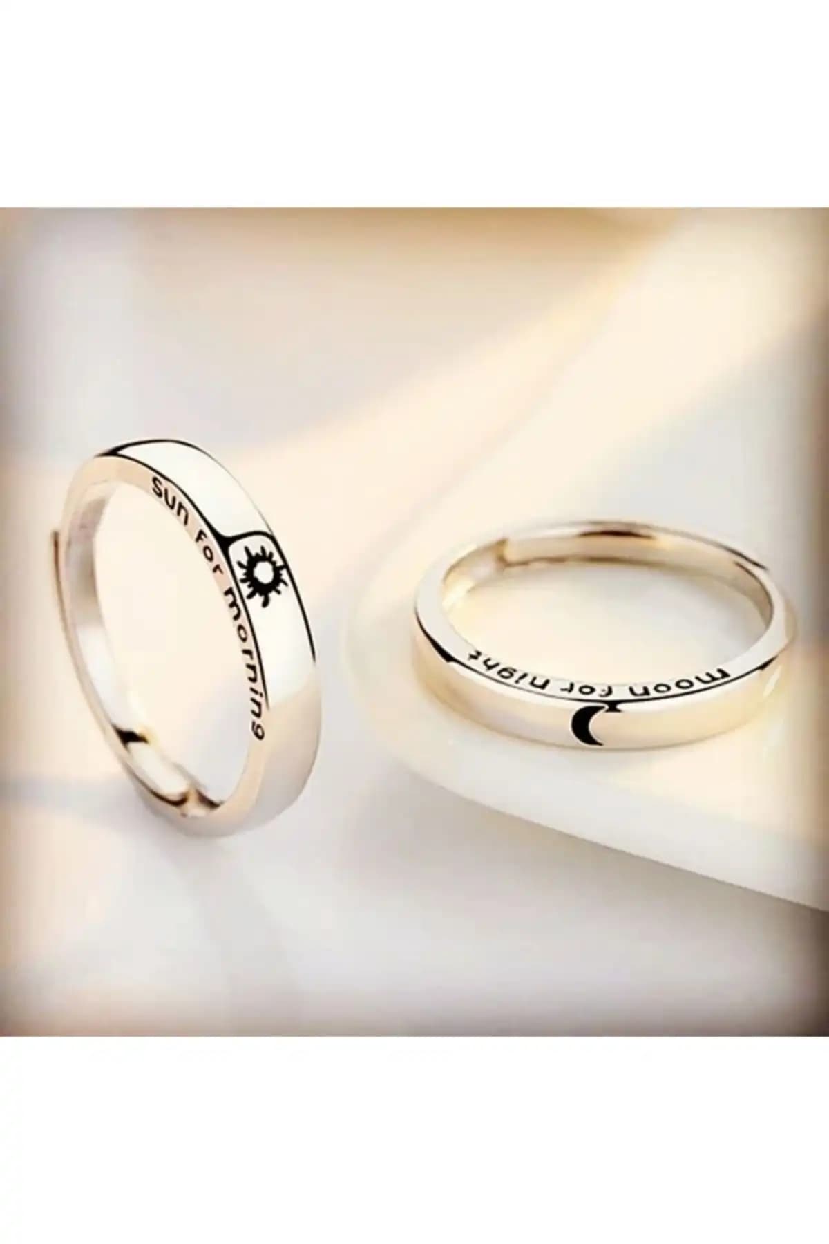 Aksesdunya Gece Gündüz Yüzüğü ve Sahira Jewelry Melek Motifli Alyans Karşılaştırması 1