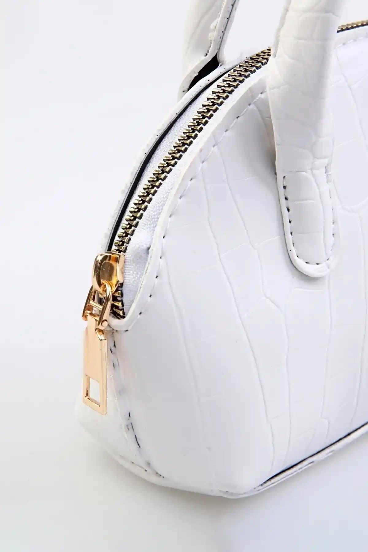 ALTUDA Kadın Mini Çapraz Askılı ve City Kapaklı Çanta Karşılaştırması