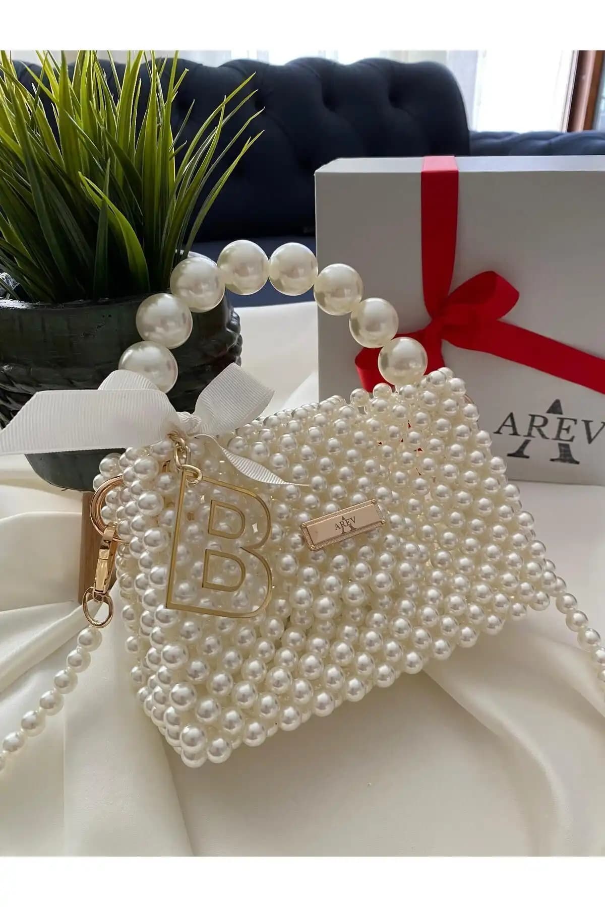 AREV BAGS Mini Boy Inci Çanta: Şıklık ve Fonksiyonelliği Bir Arada Sunar