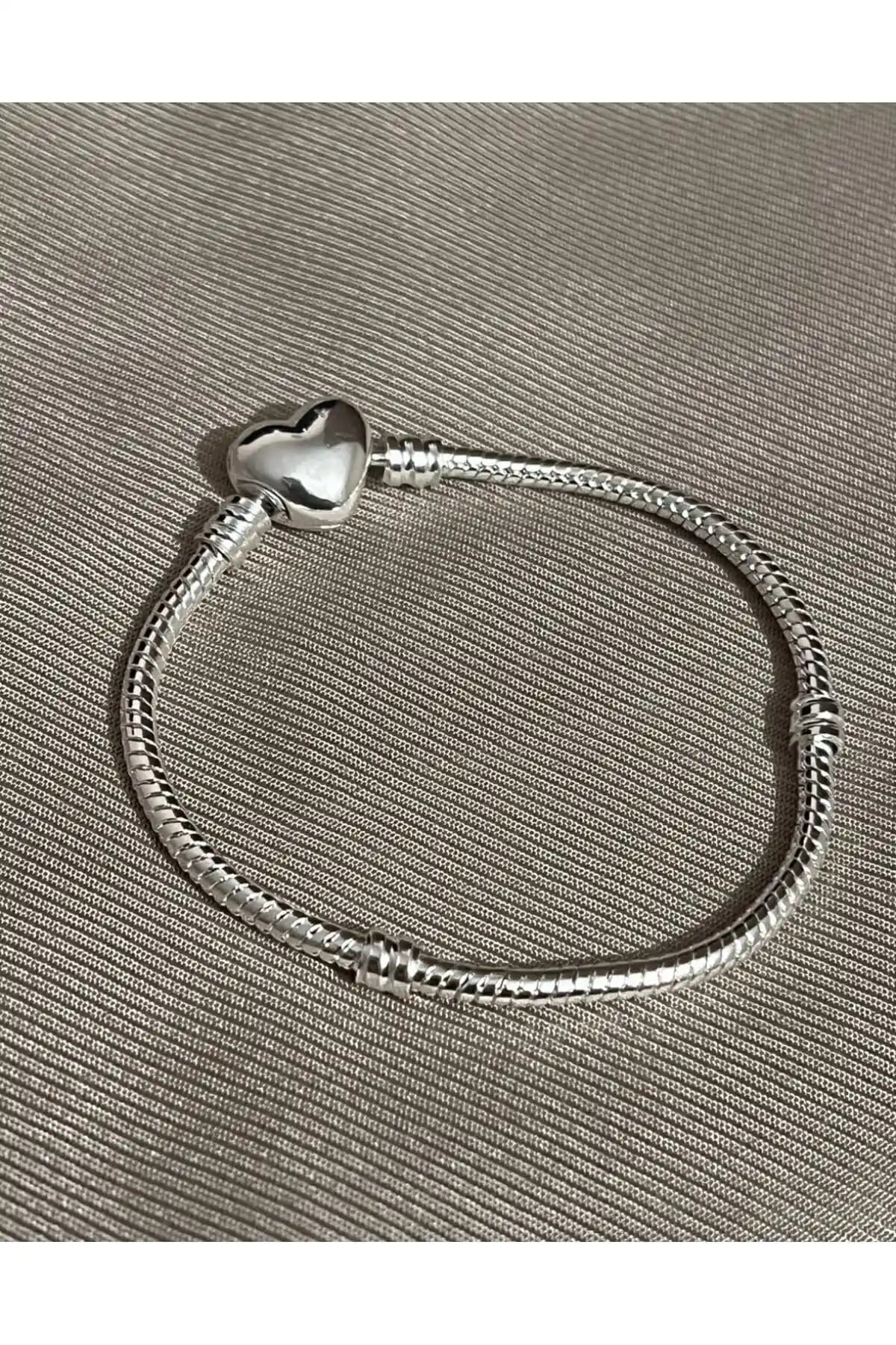 Asaf Kalp Klips Charm Takılabilir Bileklik: Şıklık ve Dayanıklılığı Bir Arada Sunar