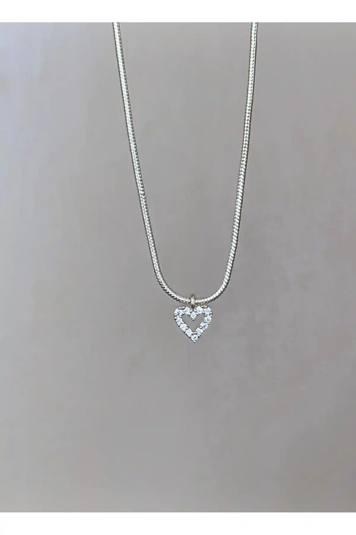 Asia Gümüş Kaplama Zirkon Taşlı Kalp Kolye - Şık ve Romantik Kadın Takısı