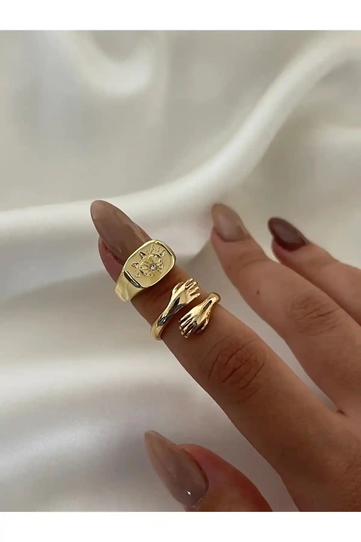 AURRARİ 2'li Göz ve El Ayarlanabilir Altın Kaplama Yüzük Seti Şıklık ve Dayanıklılık Sunar